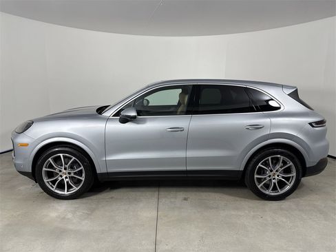 New 2026 Porsche Cayenne image 2