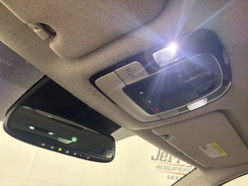 Used 2021 Hyundai Palisade Limited FWD image 24
