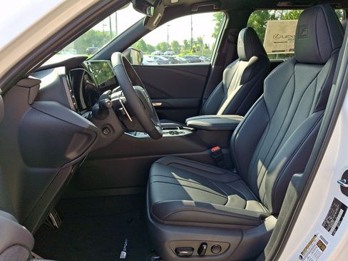 New 2026 Lexus TX 500h AWD w/ Technology Package image 10