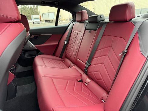 Used 2024 BMW 530i xDrive w/ Premium Package image 15