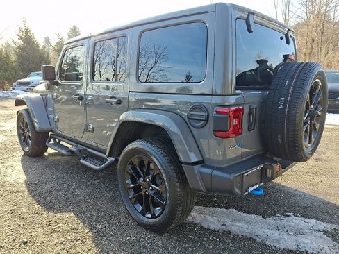 Used 2022 Jeep Wrangler Unlimited Sahara w/ Cold Weather Group image 4