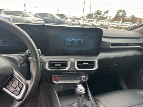 Used 2025 Ford Mustang Premium image 10