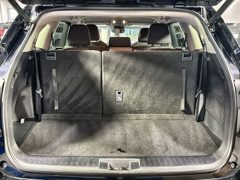 Used 2020 Toyota Highlander LE image 33