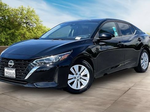 Certified 2025 Nissan Sentra S FWD image 3
