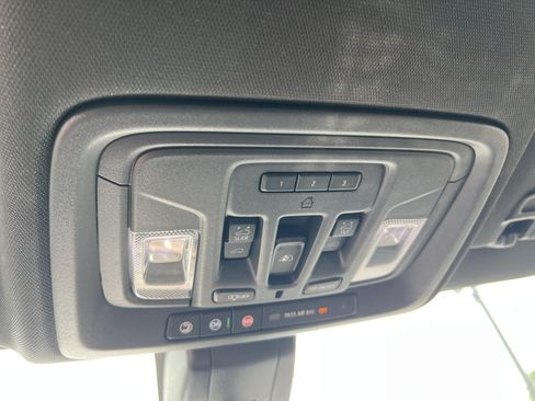 Used 2021 Chevrolet Silverado 1500 High Country w/ Technology Package AWD/4WD image 29