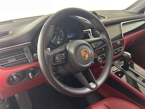 Certified 2023 Porsche Macan Turbo image 4