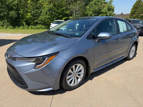 Certified 2025 Toyota Corolla LE w/ LE Premium Package FWD image 1