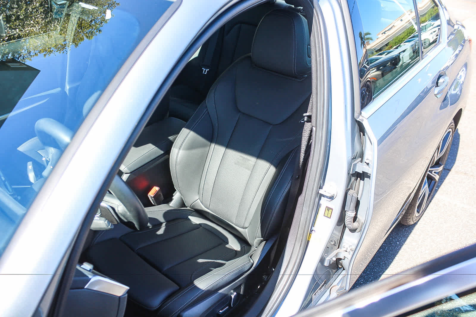 Used 2024 BMW 330i Sedan w/ Convenience Package RWD image 34