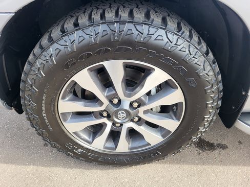 Used 2018 Toyota Sequoia Limited w/ Safety & Convenience Package image 17