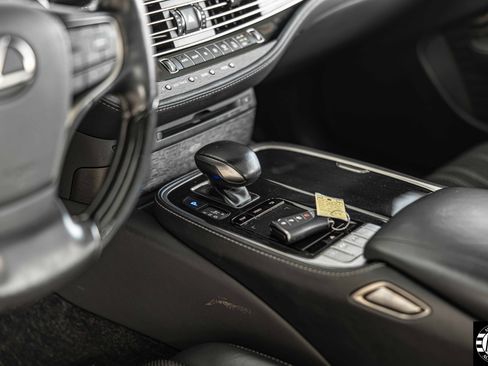 Used 2020 Lexus LS 500h AWD image 22