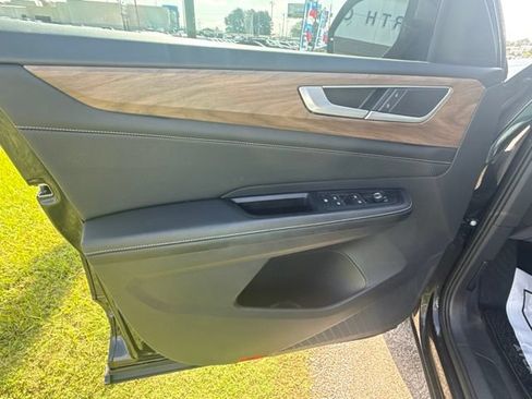 Used 2024 Volkswagen Atlas SE FWD image 10