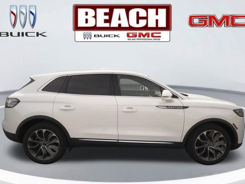 Used 2023 Lincoln Nautilus Reserve AWD/4WD image 2