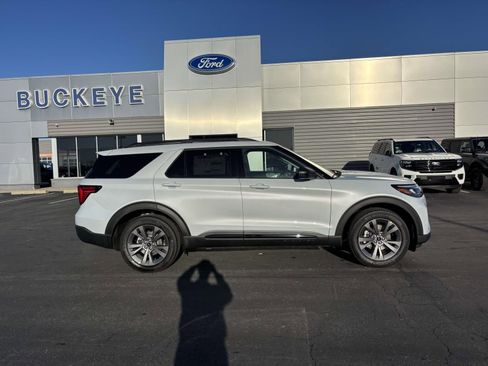 New 2026 Ford Explorer Active w/ Active Comfort Package image 8