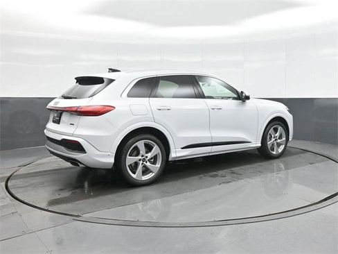 New 2025 Audi Q5 Prestige image 7