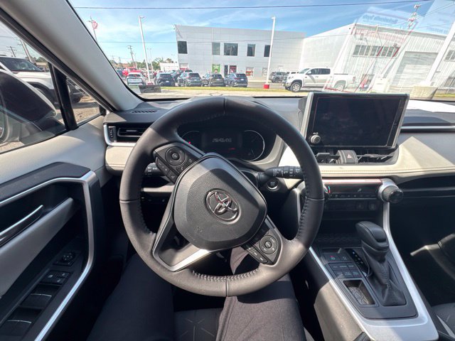 Used 2025 Toyota RAV4 XLE w/ Convenience Package AWD/4WD image 15