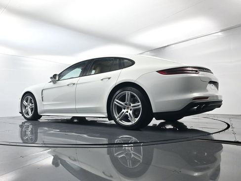 Used 2019 Porsche Panamera image 47