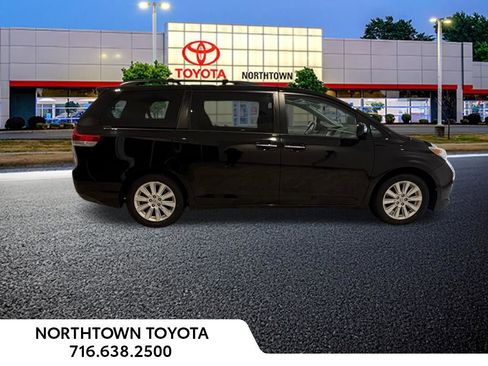 Used 2014 Toyota Sienna XLE w/ Entertainment Package AWD/4WD image 12
