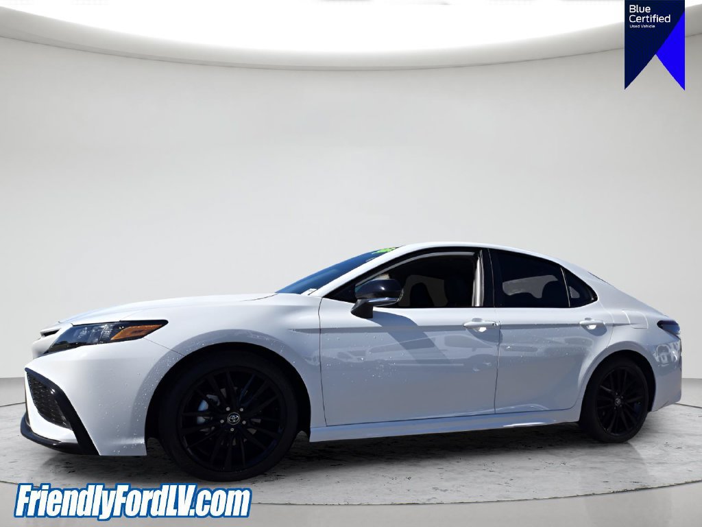 Used 2023 Toyota Camry SE FWD image 2