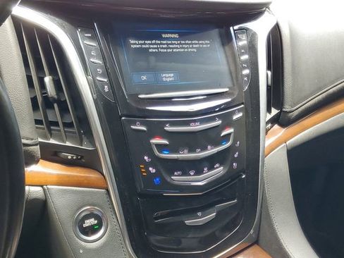 Used 2020 Cadillac Escalade ESV Premium Luxury RWD image 27
