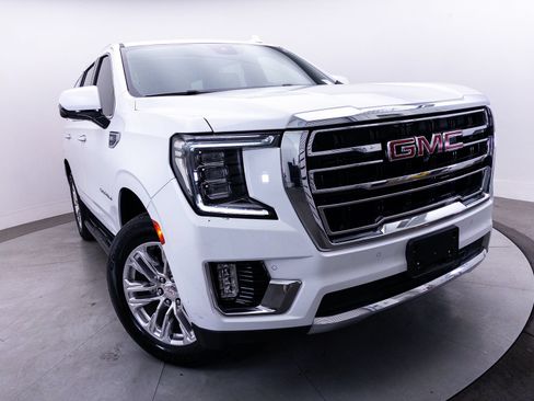 Used 2023 GMC Yukon SLT w/ SLT Premium Package AWD/4WD image 3