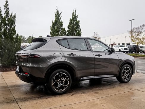 Used 2025 Alfa Romeo Tonale image 11