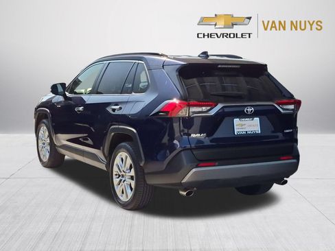 Used 2019 Toyota RAV4 Limited w/ Advanced Technology Package FWD image 7