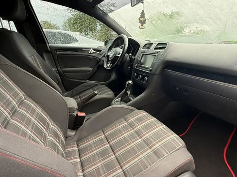 Used 2011 Volkswagen GTI 4-Door image 9