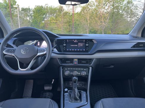 Certified 2024 Volkswagen Taos SE w/ Panoramic Sunroof Package image 26