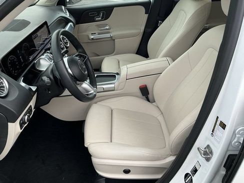 Used 2026 Mercedes-Benz GLB 250 4MATIC image 15