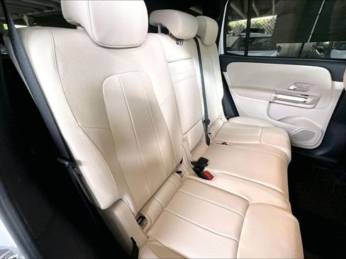 Used 2021 Mercedes-Benz GLB 250 4MATIC image 16