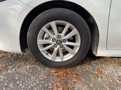 Used 2025 Toyota Camry LE image 12