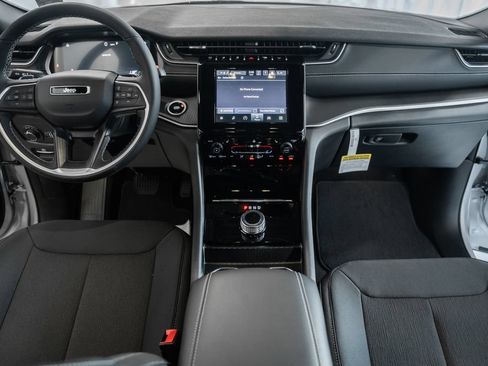New 2026 Jeep Grand Cherokee Laredo X AWD/4WD image 22