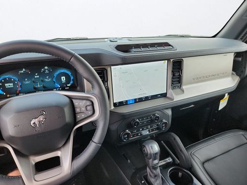 New 2026 Ford Bronco Outer Banks w/ Sasquatch Package AWD/4WD image 21