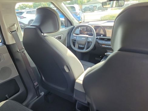 New 2027 Kia Seltos S FWD image 13