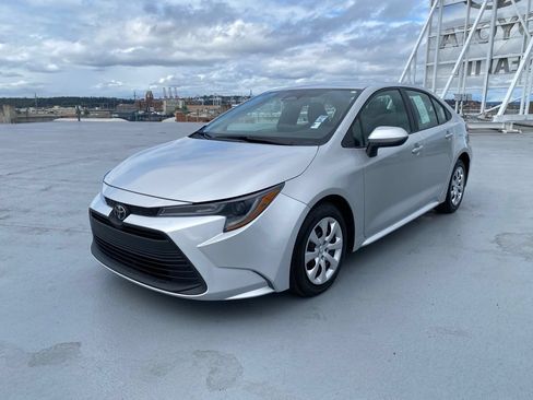 Used 2024 Toyota Corolla LE FWD image 4