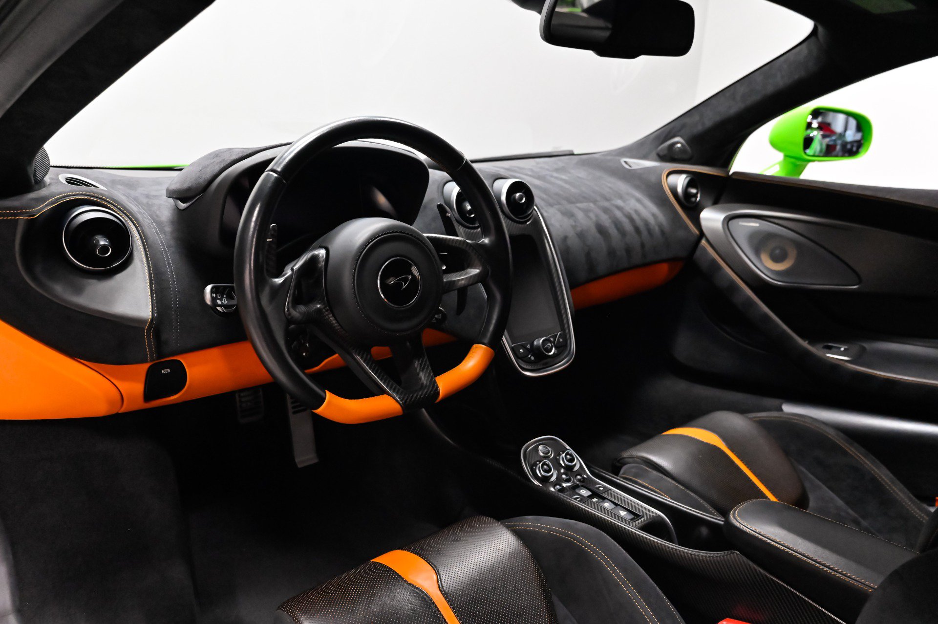 Used 2016 McLaren 570S Coupe RWD image 8