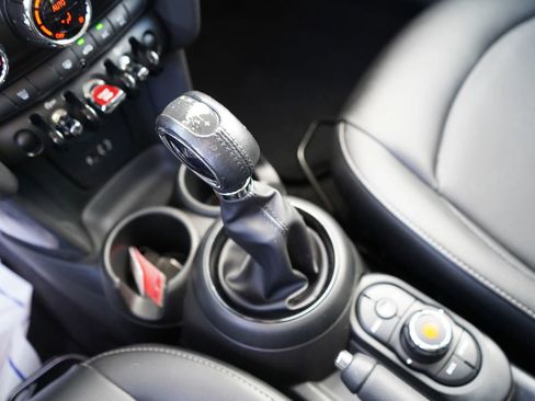 Used 2018 MINI Cooper 4-Door Hardtop FWD image 11
