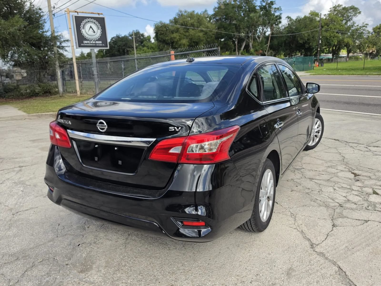 Used 2018 Nissan Sentra SV FWD image 13