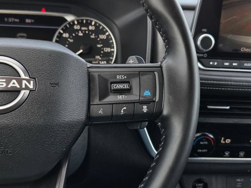 Used 2025 Nissan Rogue SV FWD image 26