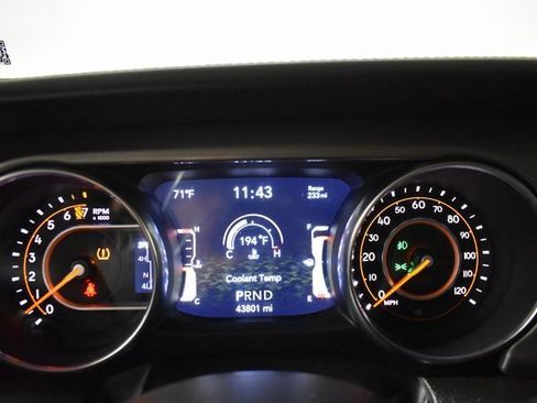 Used 2023 Jeep Gladiator Overland image 24