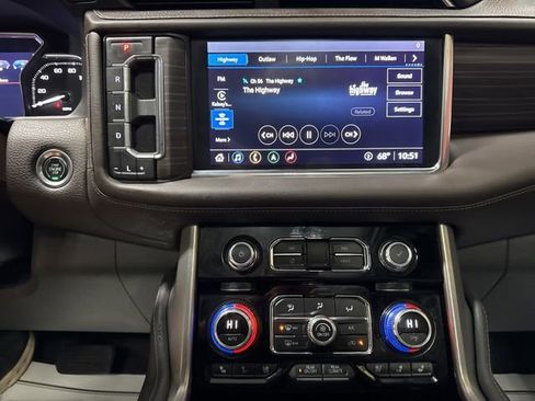 Used 2021 GMC Yukon XL Denali AWD/4WD image 12