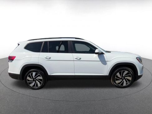 Used 2025 Volkswagen Atlas SE AWD/4WD image 16