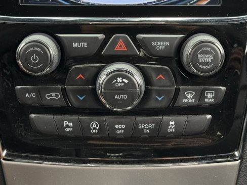 Used 2022 Jeep Grand Cherokee Limited image 20