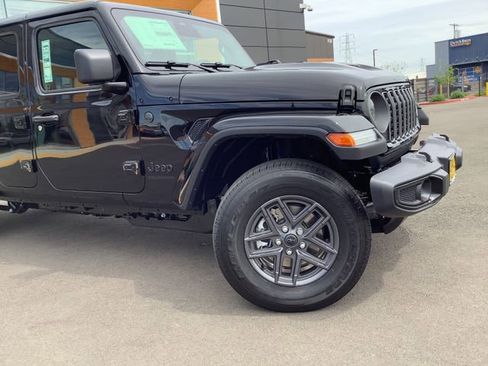 New 2026 Jeep Gladiator Sport image 3