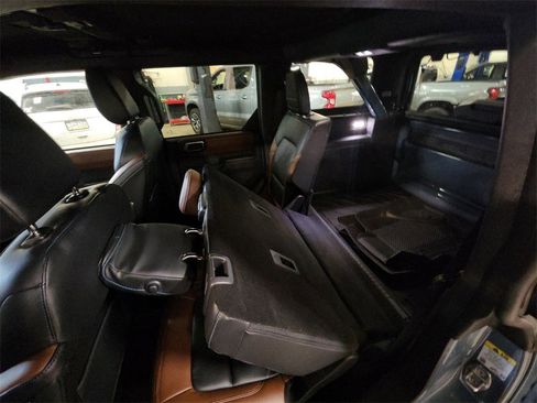 Used 2024 Ford Bronco Outer Banks image 33