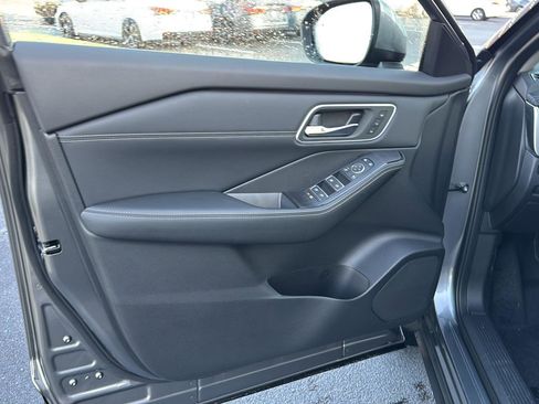 New 2026 Nissan Rogue Platinum image 14