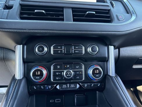 Used 2022 GMC Yukon XL SLT w/ SLT Premium Package image 21