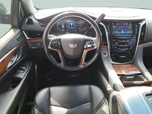 Used 2019 Cadillac Escalade Premium Luxury image 13