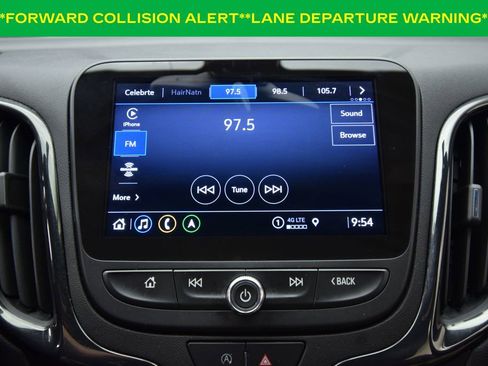 Used 2022 Chevrolet Equinox RS w/ Infotainment Package image 16