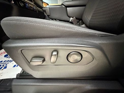 Used 2023 Chevrolet Silverado 1500 LT image 25